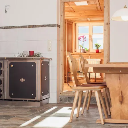 Annas Muntafuner Hus בית נופש שרונס